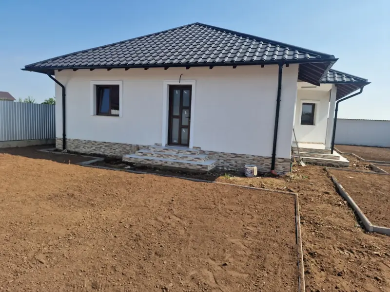 Casă nouă la cheie, 110 mp + 500 mp teren — Dumbrava Roșie. Neamt