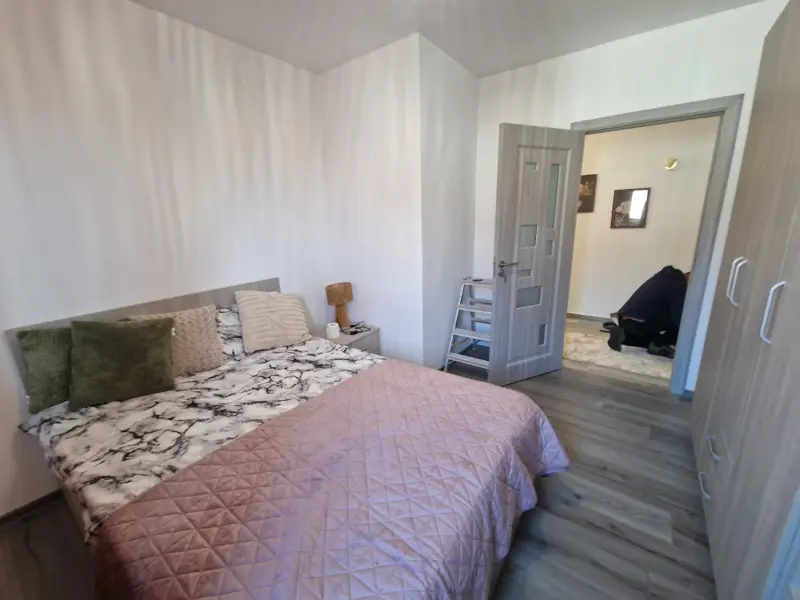 Apartament cu 2 camere, et 2, zona centrală, Piatra Neamț.