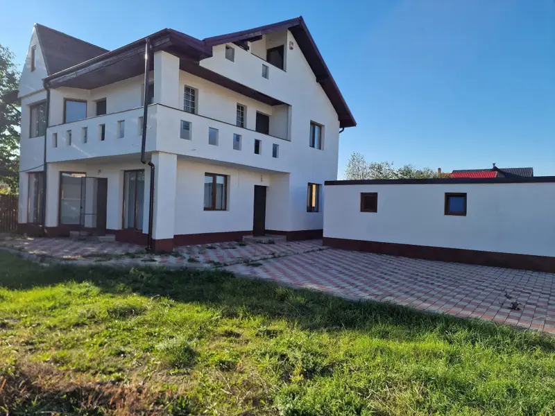 Casa P+M 240mp si teren aferent 470 mp .jud Neamt