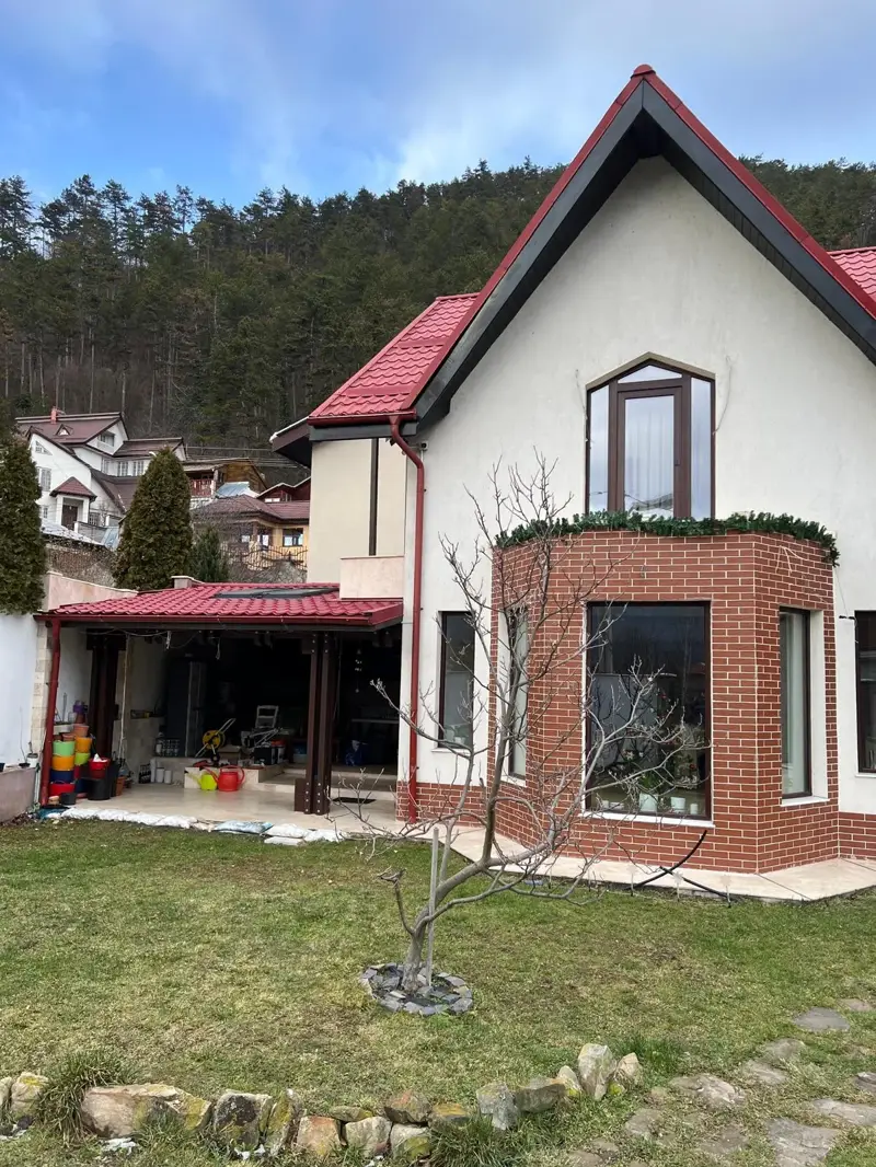 Casă P+M,220 mp strada Ștefan cel Mare, Piatra Neamț.