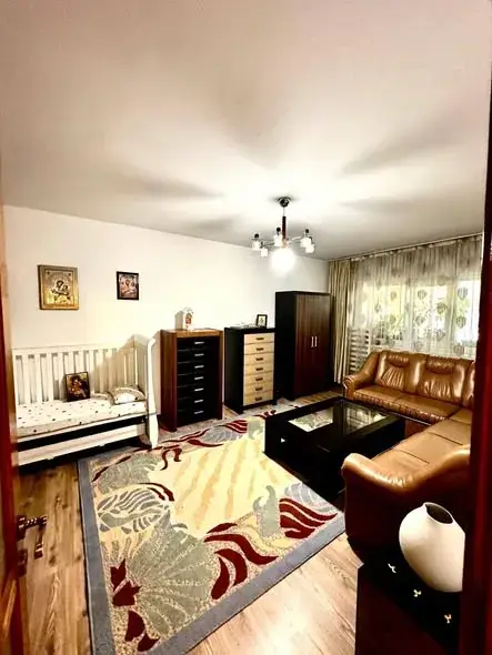 Apartament 3 camere decomandat, 80 mp, parter — 1 Mai, Piatra Neamț